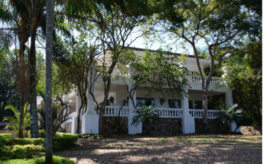 Casa alto padrão para vender na Praia Domingas Dias em Ubatuba-SP