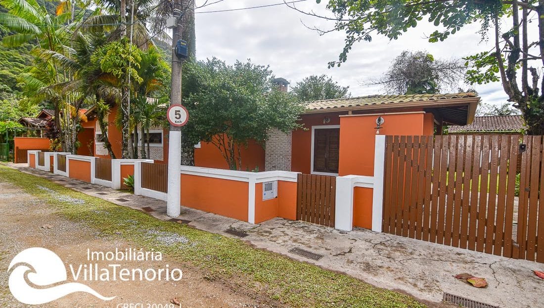CASA PARA VENDER NA PRAIA DA ENSEADA EM UBATUBA