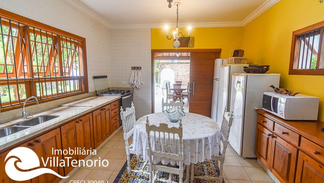 CASA PARA VENDER NA PRAIA DA ENSEADA EM UBATUBA