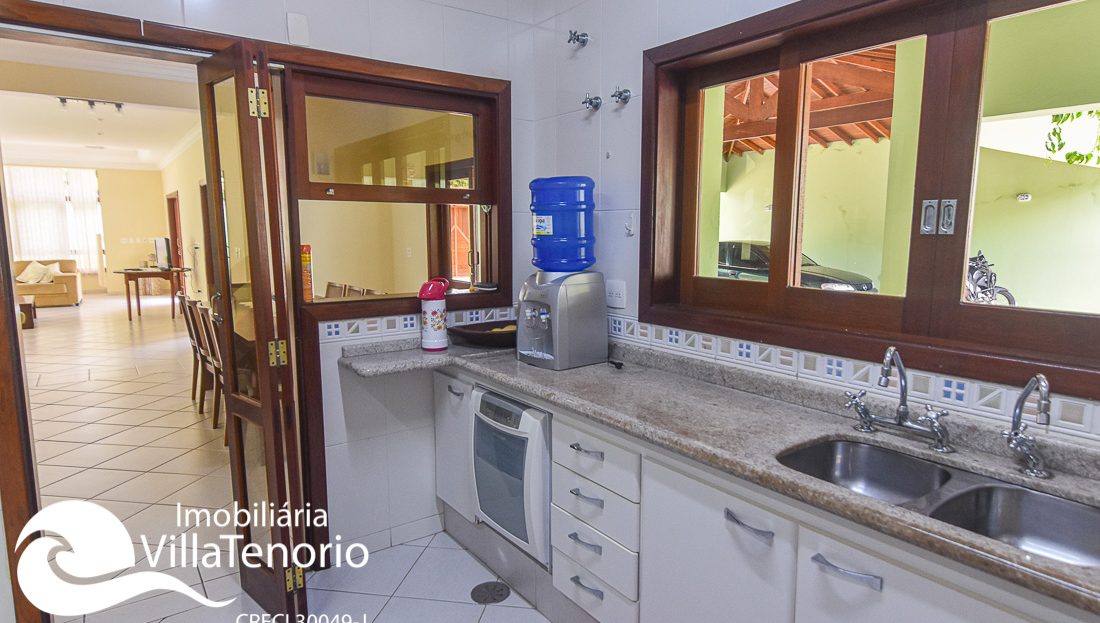 Casa para vender na Praia da Enseada em Ubatuba SP_ Villa Tenorio_cozinha