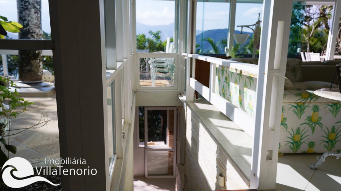 casa vermelha do sul escadas - Ubatuba- imobiliaria VillaTenorio-2