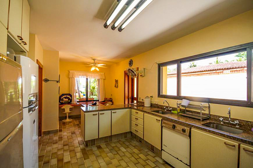 Cozinha | Casa Frente Mar a venda em Ubatuba - Imobiliaria Villa Tenorio-8