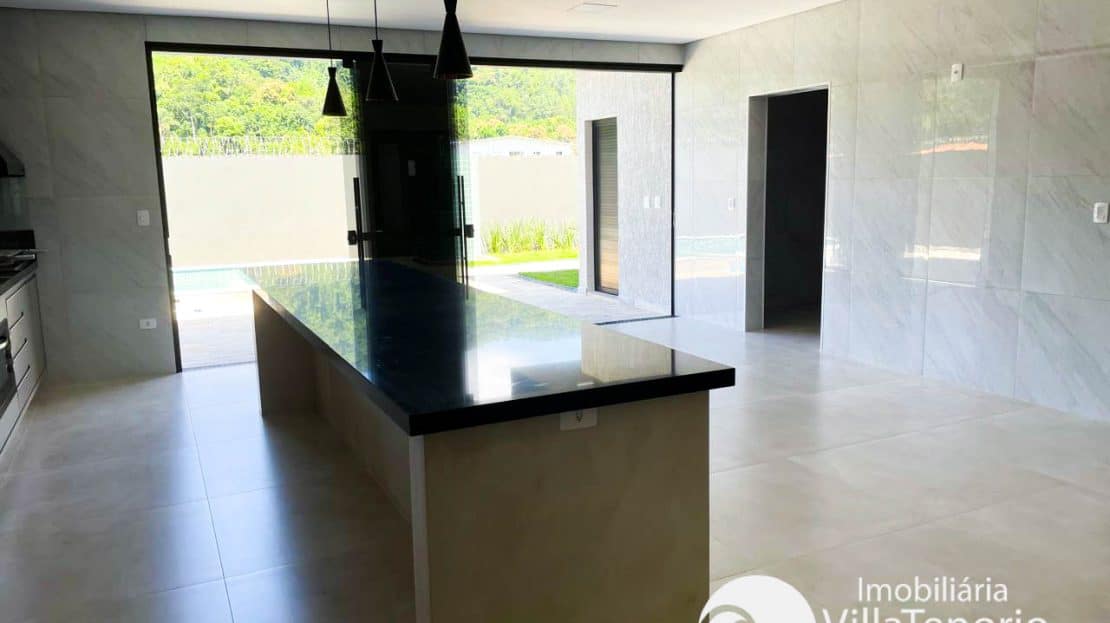 CASA EM CONDOMINIO FECHADO EM UBATUBA 300M2 IMOBILIARIA VILLA TENÓRIO-21